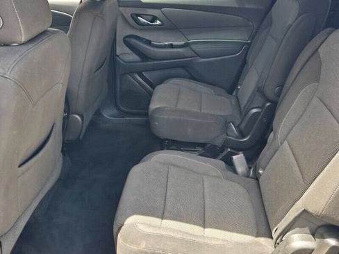 Used 2023 Chevrolet Traverse LT FWD image 12