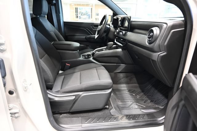 Used 2026 Chevrolet Colorado Trail Boss AWD/4WD image 12
