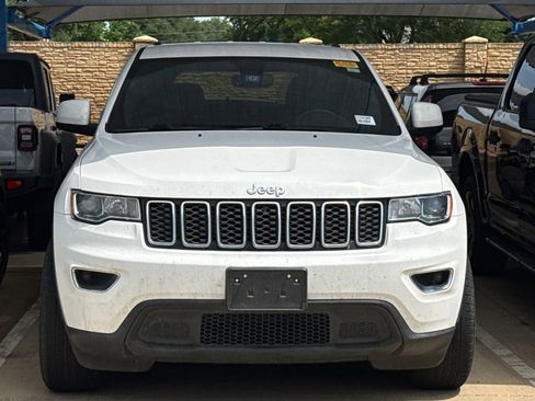 Used 2022 Jeep Grand Cherokee Laredo X RWD image 2