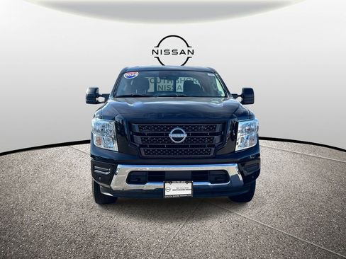 Used 2024 Nissan Titan SV w/ SV Convenience Package image 2