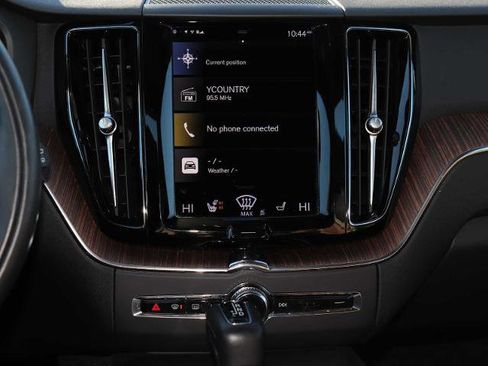 Used 2021 Volvo XC60 T5 Momentum w/ Advanced Package image 30