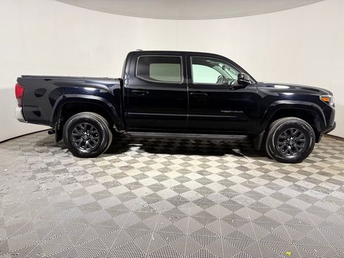 Used 2022 Toyota Tacoma SR5 AWD/4WD image 8
