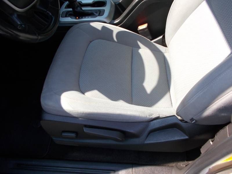 Used 2015 Chevrolet Colorado LT RWD image 25