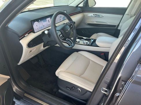 Used 2026 Genesis GV70 2.5T image 11