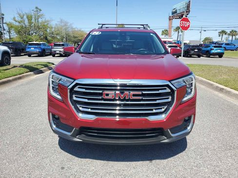 Certified 2024 GMC Terrain SLT w/ Tech Package image 9