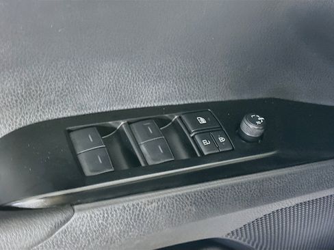 Used 2025 Toyota Camry SE FWD image 15