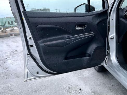 Used 2024 Nissan Versa SR FWD image 27