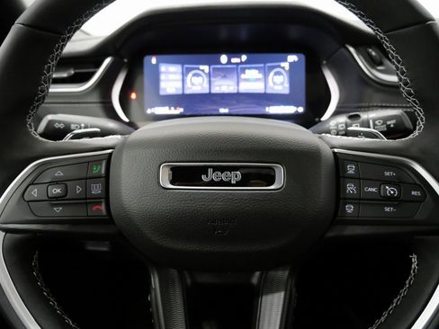 New 2025 Jeep Grand Cherokee 4WD image 16