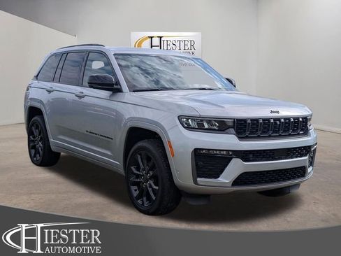 New 2026 Jeep Grand Cherokee Limited AWD/4WD image 1