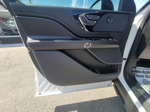 Used 2020 Lincoln Aviator Grand Touring w/ Elements Package Plus image 12