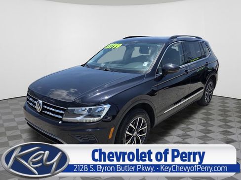 Used 2020 Volkswagen Tiguan SE w/ Panoramic Sunroof Package FWD image 1