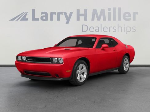 Used 2014 Dodge Challenger SXT image 1