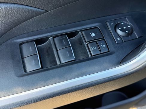 Used 2024 Toyota RAV4 XLE FWD image 7