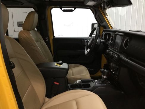 Used 2019 Jeep Wrangler Unlimited Sahara w/ Quick Order Package 24M Moab AWD/4WD image 43