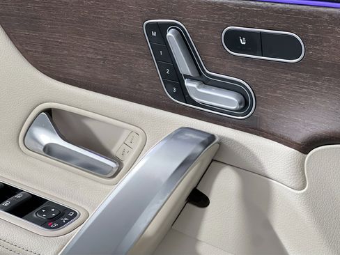 Used 2023 Mercedes-Benz CLA 250 4MATIC image 19