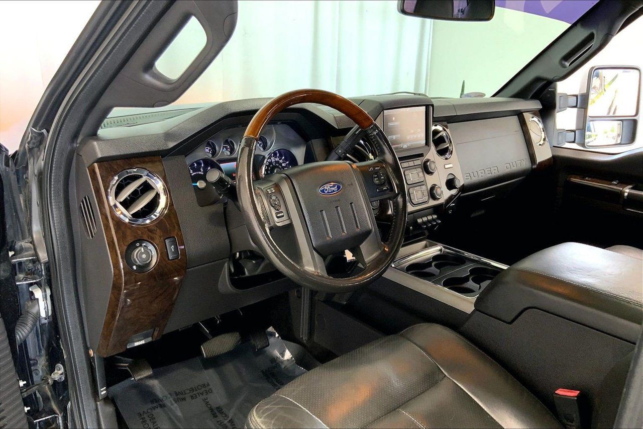 Used 2016 Ford F250 Platinum w/ FX4 Off-Road Package AWD/4WD image 14