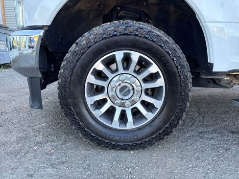 Used 2022 Ford F250 Lariat w/ Lariat Ultimate Package image 27