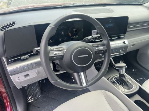 Used 2025 Hyundai Kona SEL AWD/4WD image 7