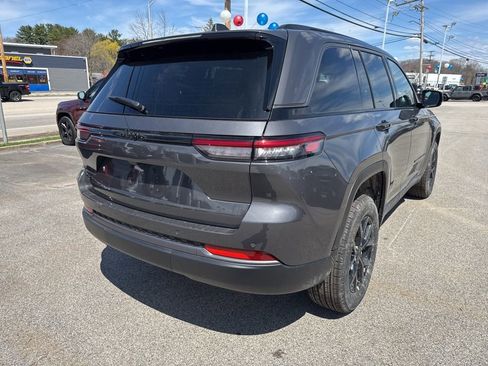 New 2026 Jeep Grand Cherokee Altitude AWD/4WD image 5