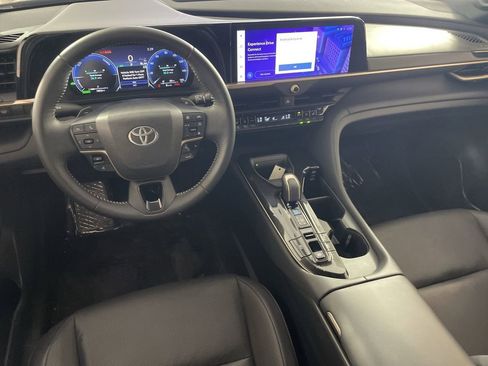 Used 2025 Toyota Crown Signia Limited image 20