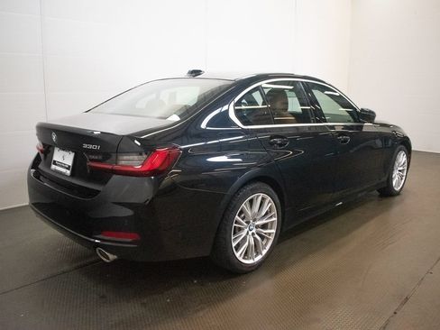 Used 2023 BMW 330i xDrive Sedan w/ Premium Package AWD/4WD image 4