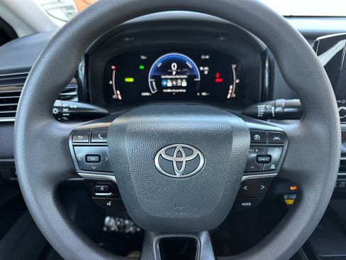 Used 2025 Toyota Camry LE FWD image 20
