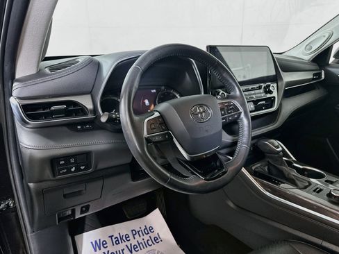 Certified 2020 Toyota Highlander Limited AWD/4WD image 9