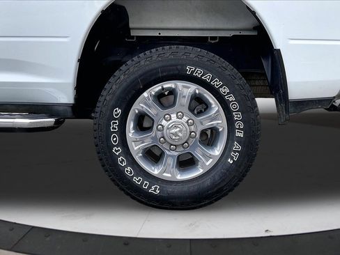 Used 2025 RAM 2500 Big Horn AWD/4WD image 35