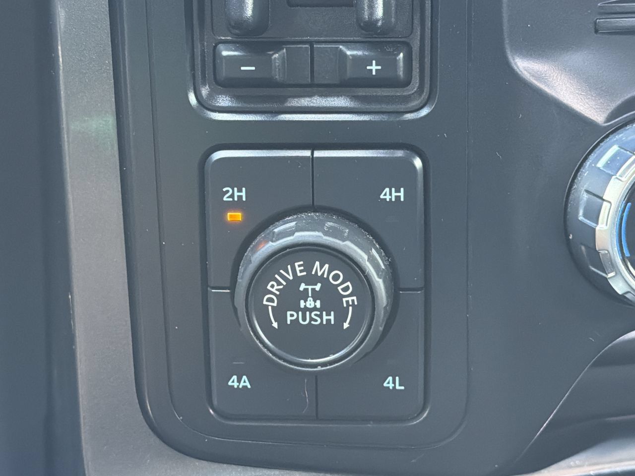 Used 2023 Ford F150 Lariat AWD/4WD image 26