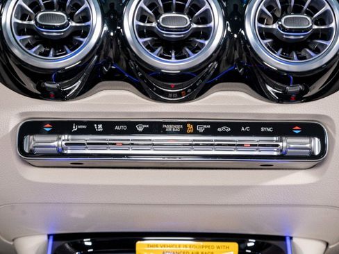 Certified 2025 Mercedes-Benz GLB 250 image 21