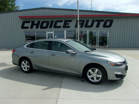 Used 2023 Chevrolet Malibu LS w/ Driver Confidence Package FWD image 2