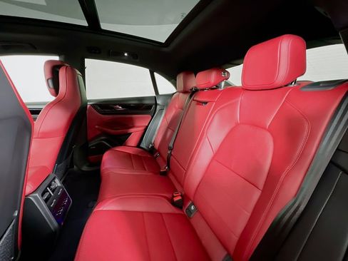 New 2026 Porsche Macan 4 Electric image 24