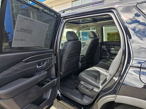 New 2026 Honda Pilot Touring image 12