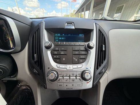 Used 2010 Chevrolet Equinox LT w/ Chrome Appearance Package AWD/4WD image 17