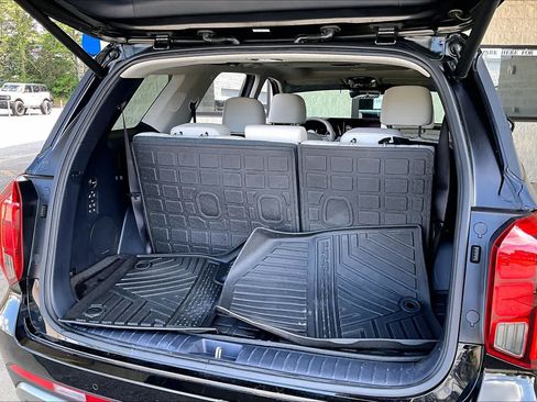 Used 2023 Hyundai Palisade Limited w/ Cargo Package FWD image 32