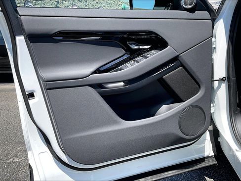 New 2026 Land Rover Range Rover Evoque Hoxton AWD/4WD image 14