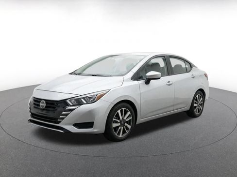 Used 2025 Nissan Versa SV FWD image 3