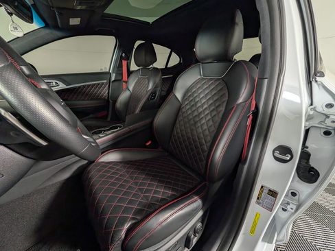 Used 2022 Genesis G70 3.3T image 5