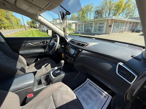 Used 2016 Nissan Rogue S AWD/4WD image 12