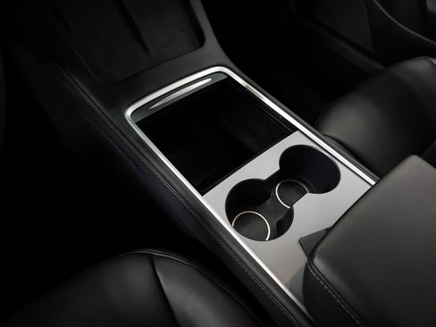 Used 2023 Tesla Model 3 Standard Range image 30