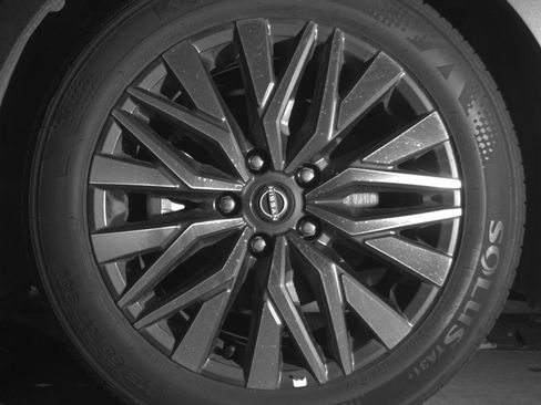 Used 2025 Nissan Altima 2.5 SV image 12