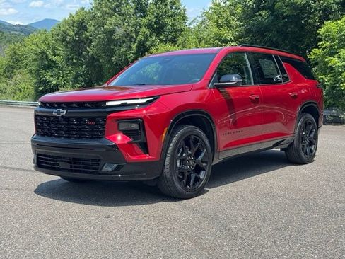 New 2026 Chevrolet Traverse RS w/ LPO, Floor Liner Package AWD/4WD image 3