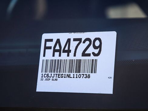 Certified 2022 Jeep Gladiator Mojave w/ Cold Weather Group image 29