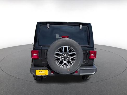 Used 2025 Jeep Wrangler Unlimited Sahara AWD/4WD image 11