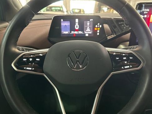 Certified 2023 Volkswagen ID.4 Pro image 29