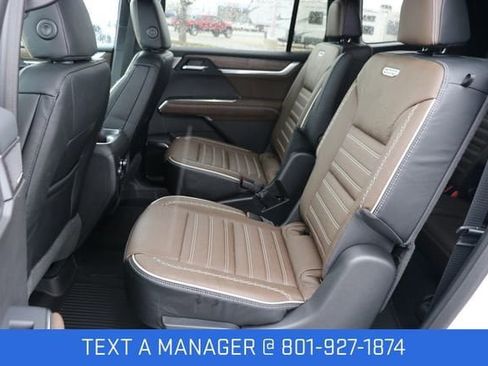 New 2026 GMC Acadia Denali Ultimate w/ LPO, Floor Liner Package AWD/4WD image 18