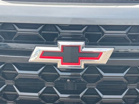Used 2024 Chevrolet Silverado 2500 ZR2 w/ Technology Package AWD/4WD image 4