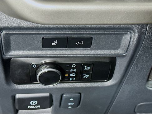 Used 2024 Ford Expedition Max XLT RWD image 17