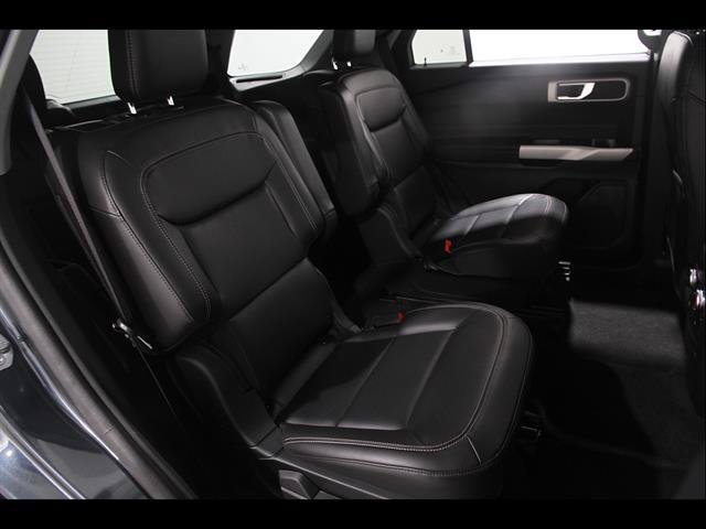 Certified 2022 Ford Explorer XLT w/ Equipment Group 202A AWD/4WD image 18