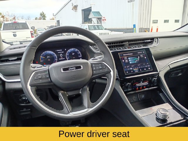 Used 2023 Jeep Grand Cherokee Laredo AWD/4WD image 10